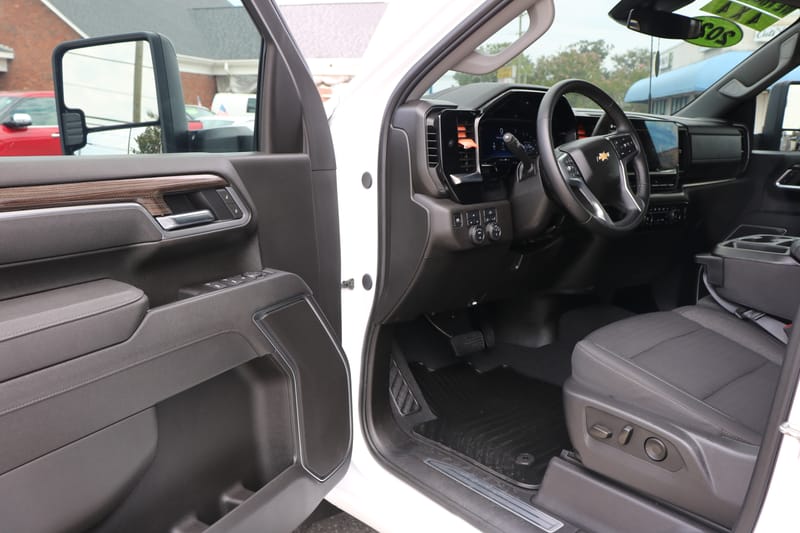 2025 CHEVROLET SILVERADO - CHE261625B