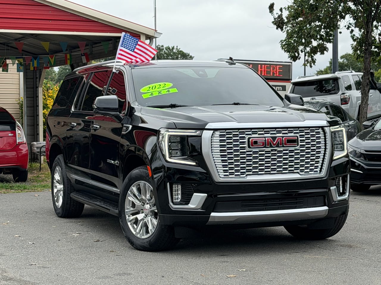 2022 GMC YUKON XL DENALI - GMC184385B — photo 1 of 27