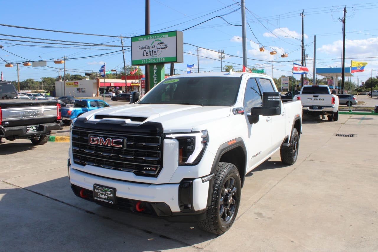 2026 GMC SIERRA 2500 - GMC222679 — photo 1 of 24