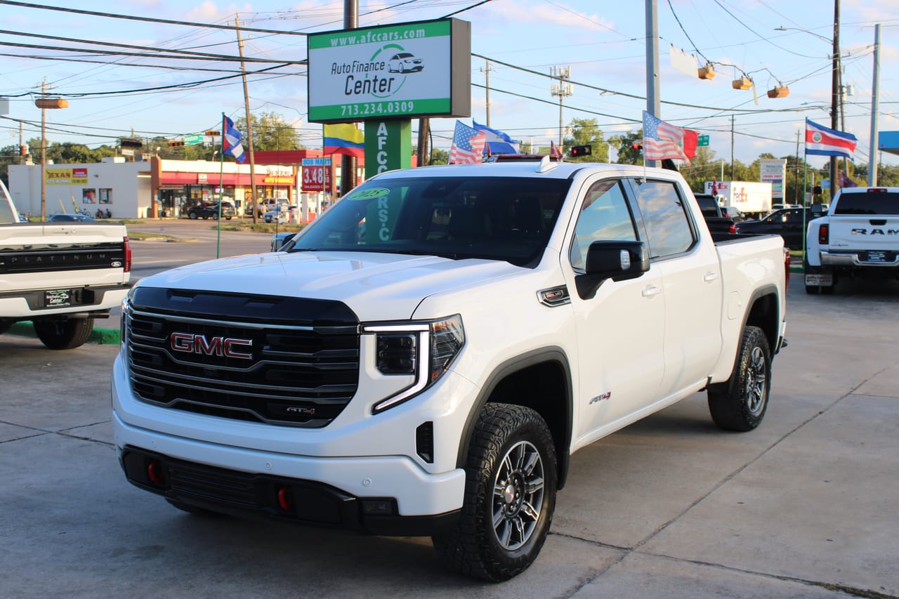 2025 GMC SIERRA - GMC325169 — photo 1 of 24