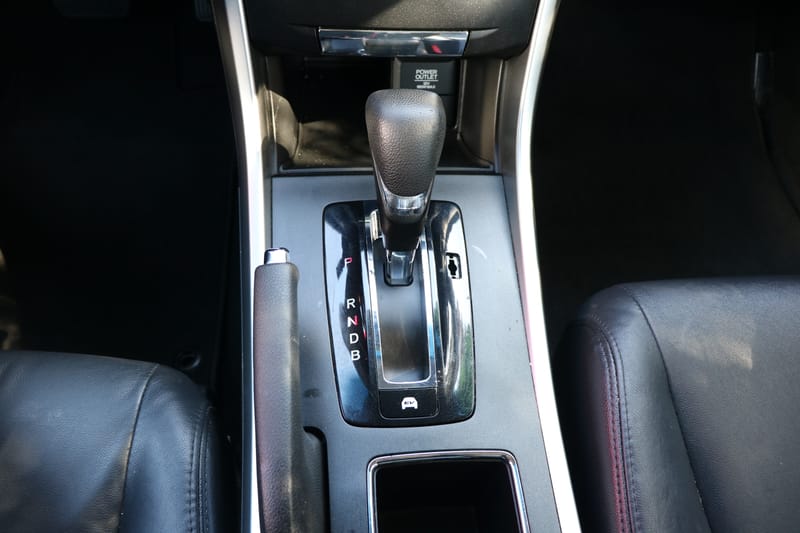 2015 HONDA ACCORD HYBRID BASE - HON010117