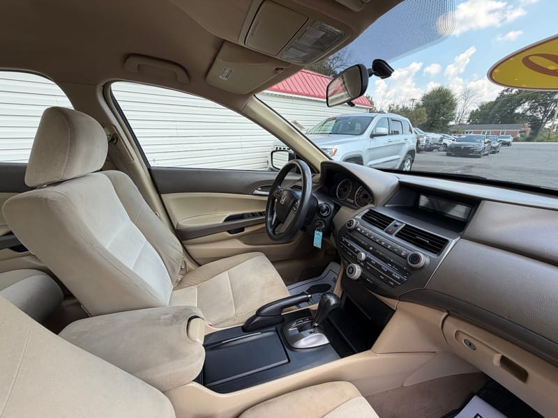 2009 HONDA ACCORD LX - HON024001G