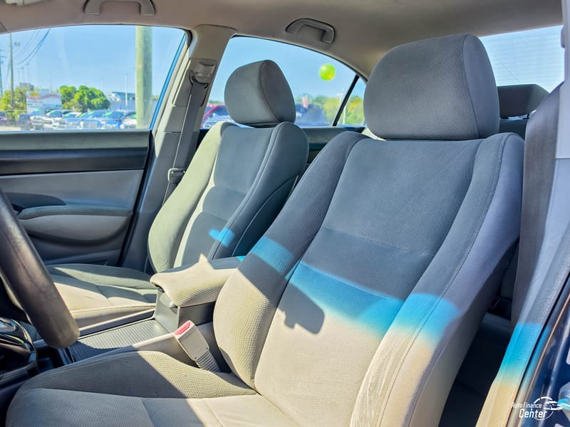 2011 HONDA CIVIC DX-VP - HON047360E