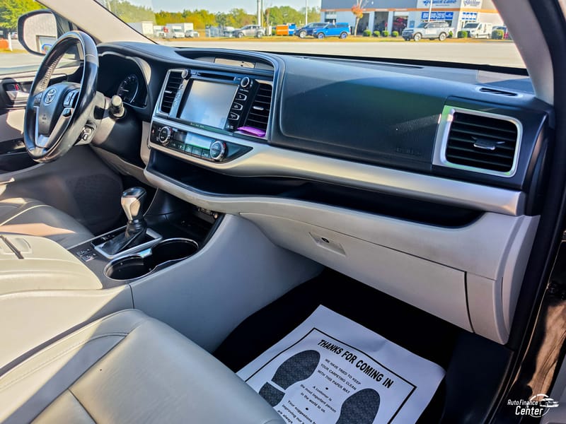 2017 TOYOTA HIGHLANDER XLE - HON524657B