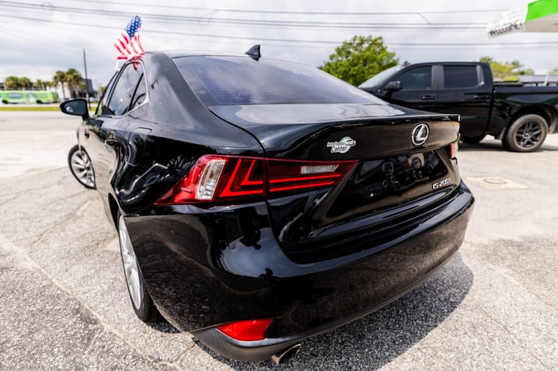 2016 LEXUS IS 200T BASE - LEX018846D