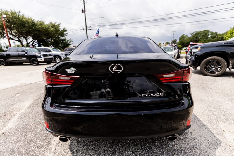 2016 LEXUS IS 200T BASE - LEX018846D
