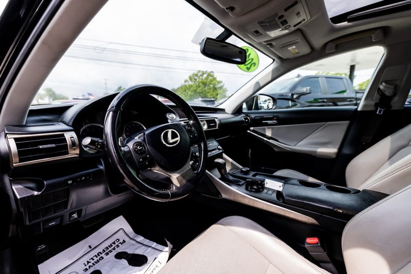 2016 LEXUS IS 200T BASE - LEX018846D