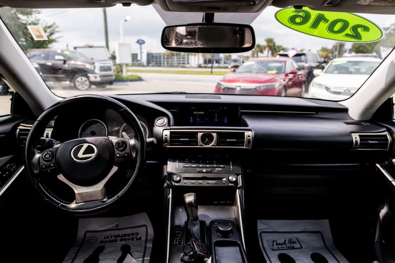 2016 LEXUS IS 200T BASE - LEX018846D