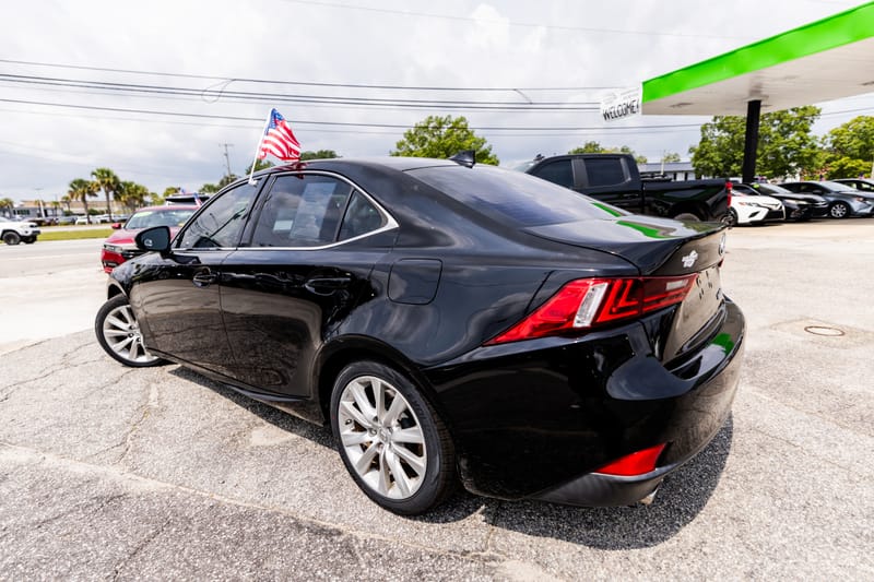 2016 LEXUS IS 200T BASE - LEX018846D