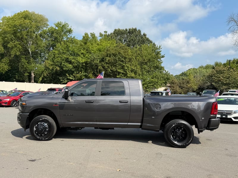2026 RAM 3500 LARAMIE - RAM152548