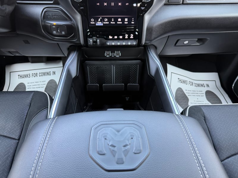 2026 RAM 3500 LARAMIE - RAM152548