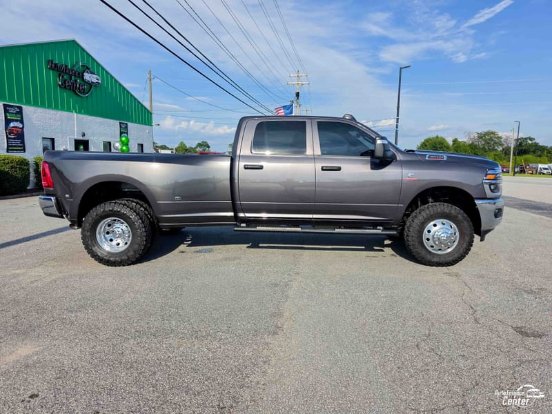2025 RAM 3500 TRADESMAN - RAM506520