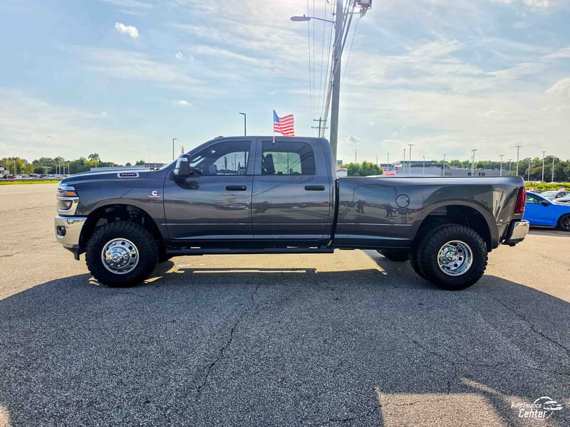 2025 RAM 3500 TRADESMAN - RAM506520