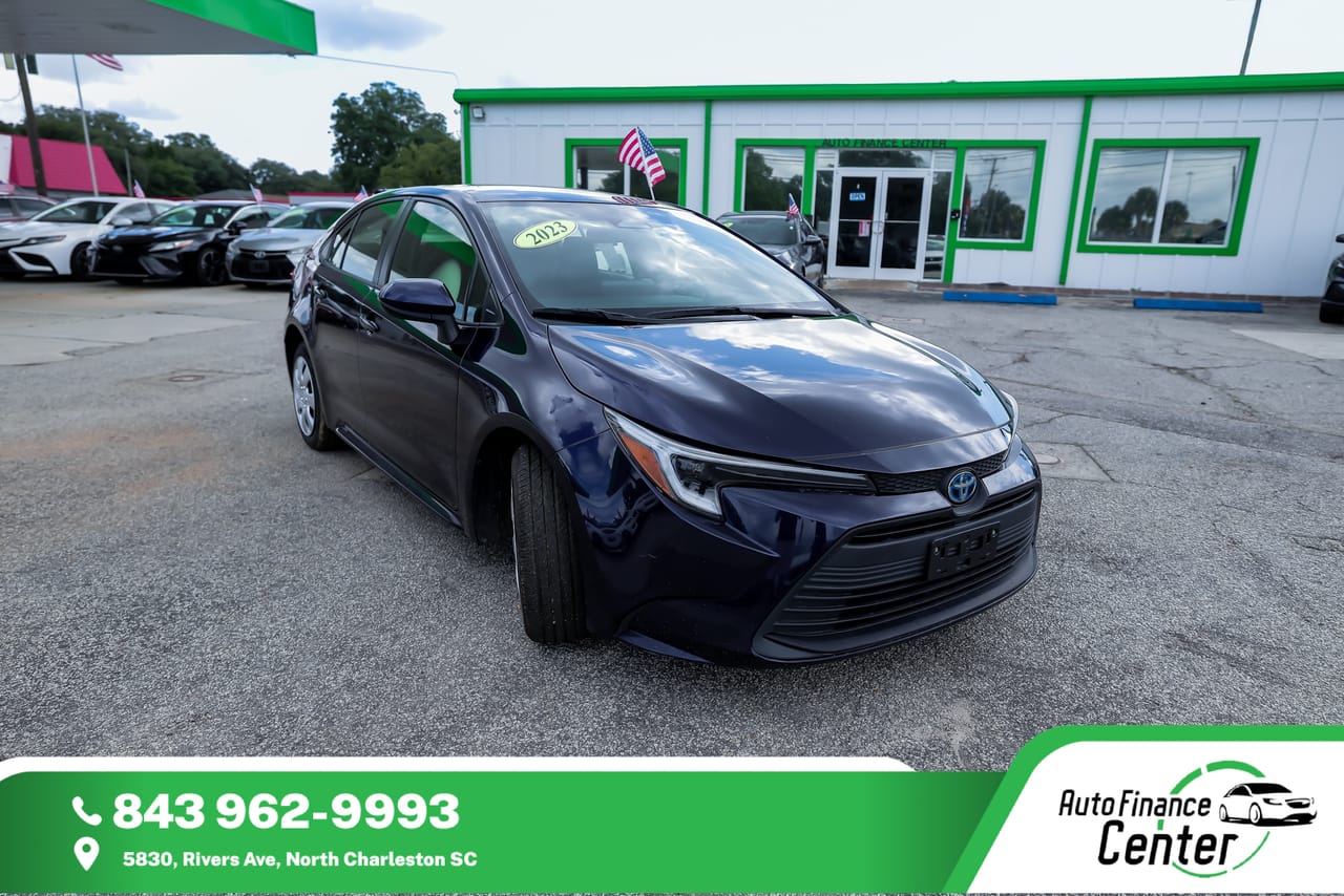 2023 TOYOTA COROLLA HYBRID LE - TOY003005 — photo 1 of 12