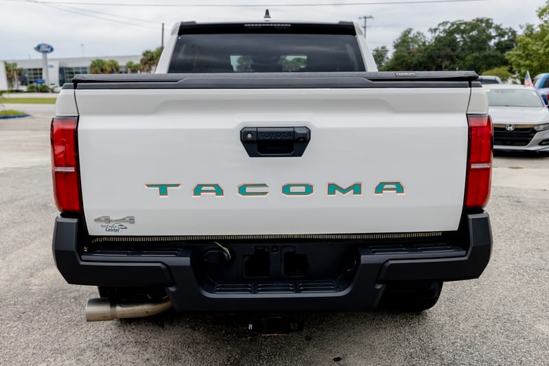 2024 TOYOTA TACOMA SR - TOY010655