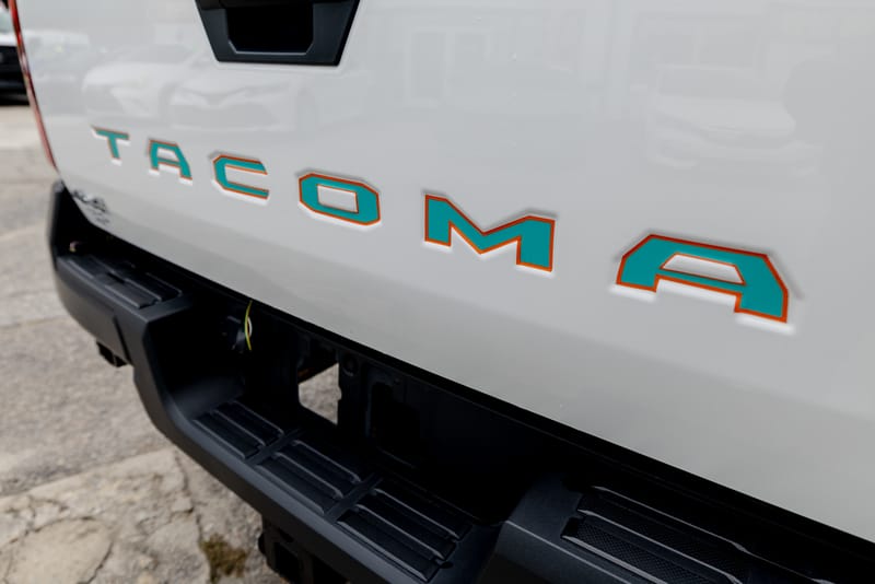 2024 TOYOTA TACOMA SR - TOY010655