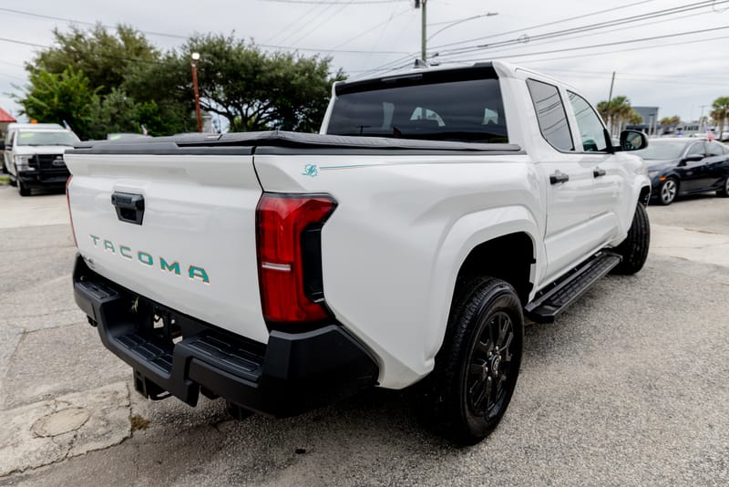 2024 TOYOTA TACOMA SR - TOY010655