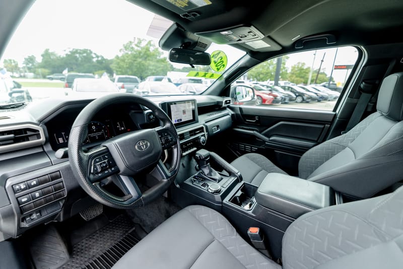 2024 TOYOTA TACOMA SR - TOY010655