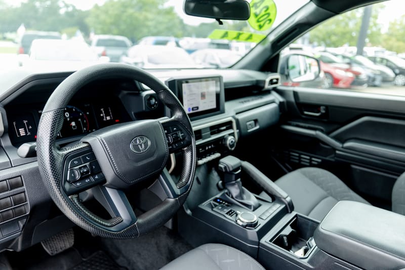 2024 TOYOTA TACOMA SR - TOY010655