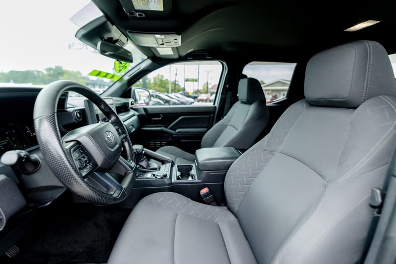 2024 TOYOTA TACOMA SR - TOY010655