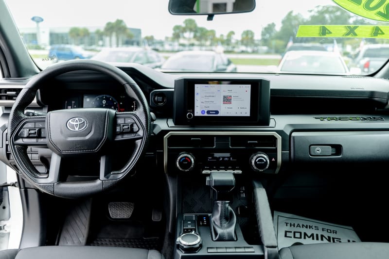 2024 TOYOTA TACOMA SR - TOY010655