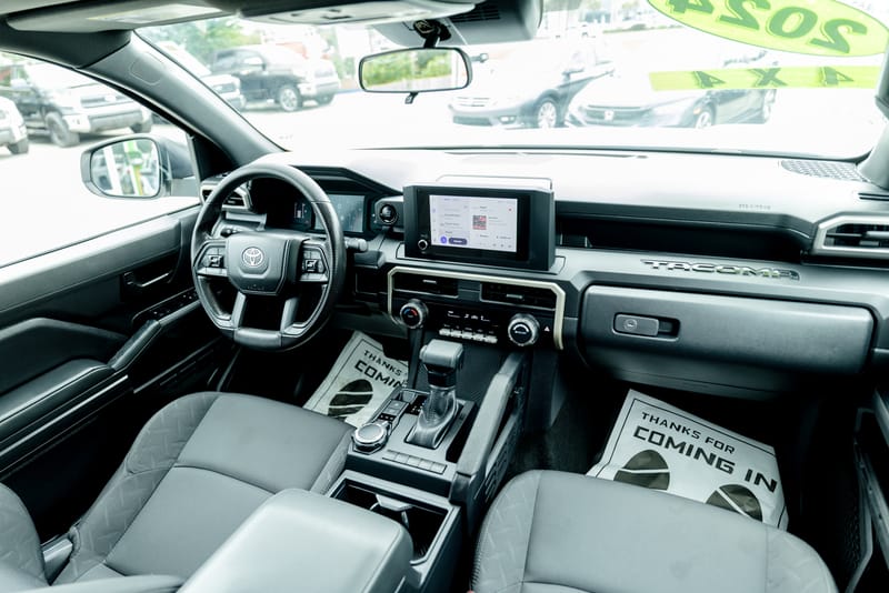 2024 TOYOTA TACOMA SR - TOY010655