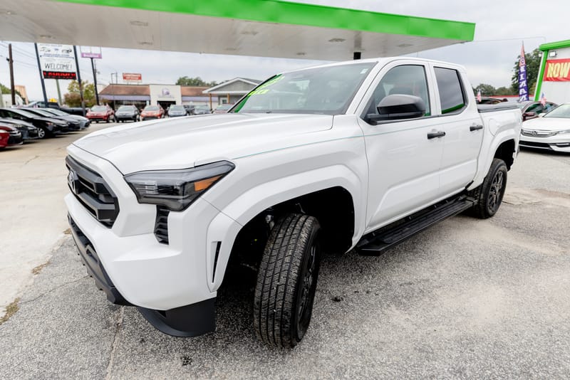 2024 TOYOTA TACOMA SR - TOY010655