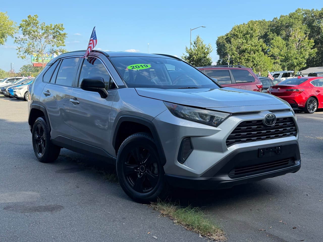 2019 TOYOTA RAV4 LE - TOY013686 — photo 1 of 18