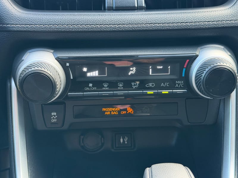 2019 TOYOTA RAV4 LE - TOY013686