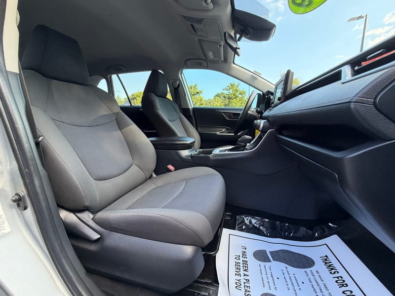 2019 TOYOTA RAV4 LE - TOY013686