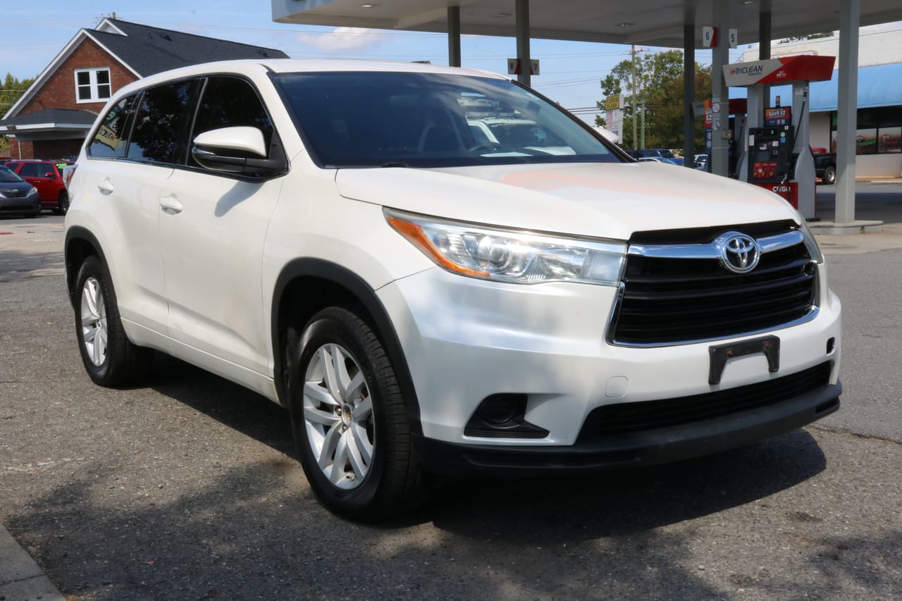 2016 TOYOTA HIGHLANDER LE - TOY017441 — photo 1 of 19