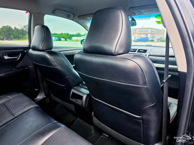 2015 TOYOTA CAMRY SE - TOY020403B