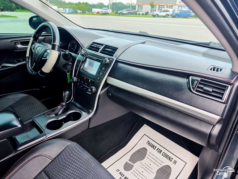 2015 TOYOTA CAMRY SE - TOY020403B
