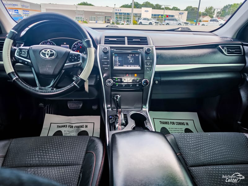 2015 TOYOTA CAMRY SE - TOY020403B