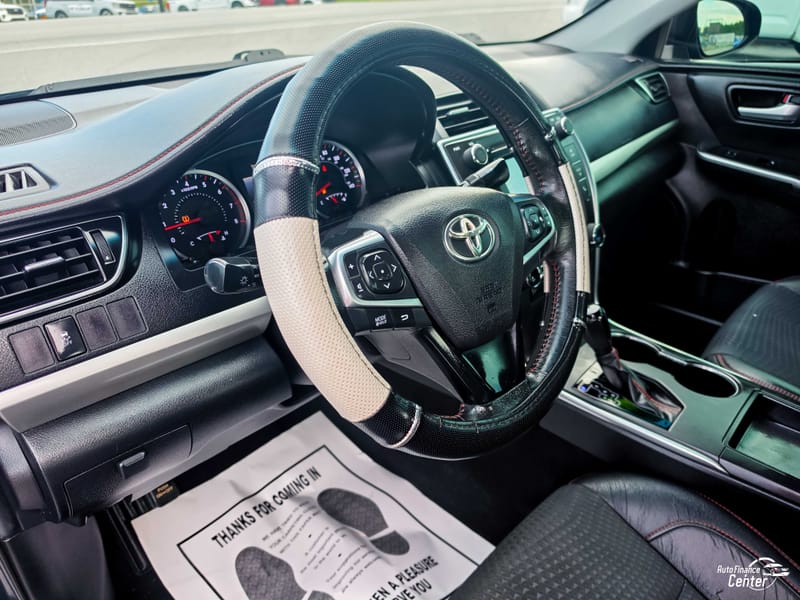 2015 TOYOTA CAMRY SE - TOY020403B