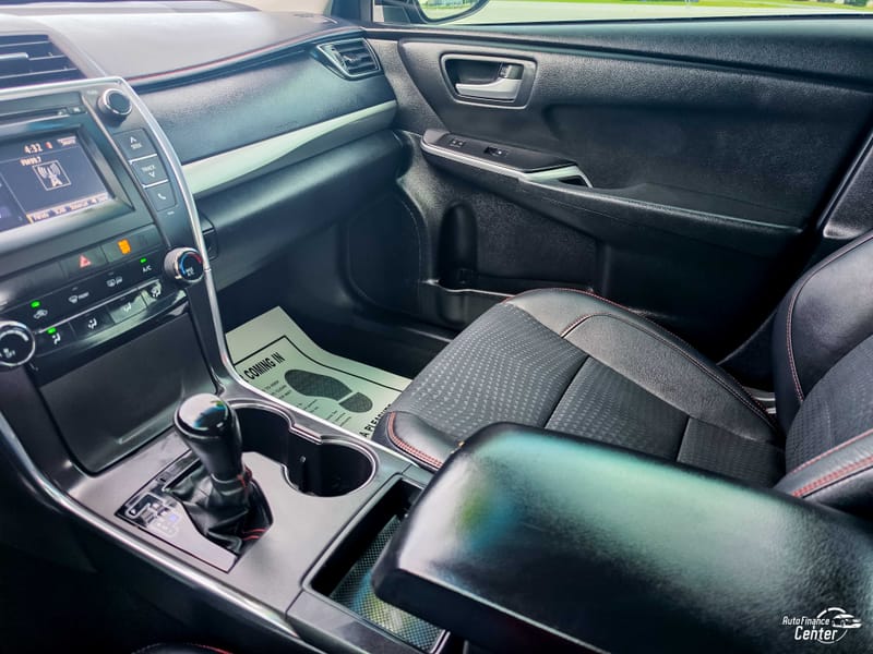 2015 TOYOTA CAMRY SE - TOY020403B