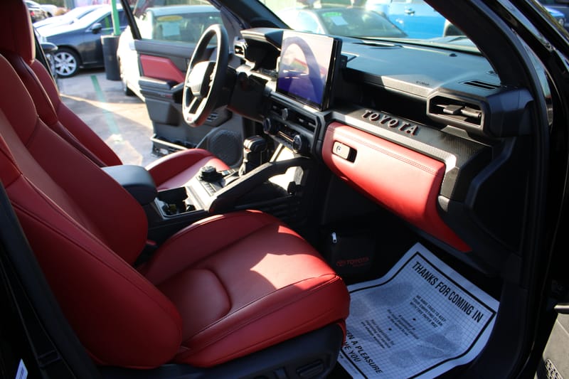 2025 TOYOTA TACOMA HYBRID - TOY027257