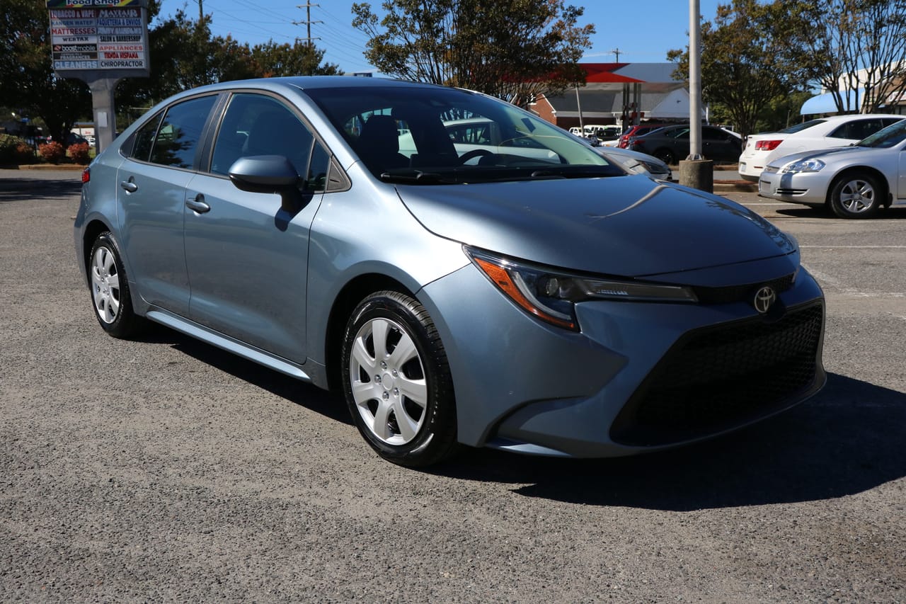 2020 TOYOTA COROLLA LE - TOY031106 — photo 1 of 19