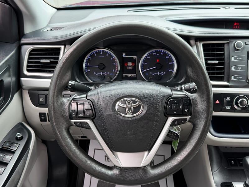 2019 TOYOTA HIGHLANDER LE - TOY046913