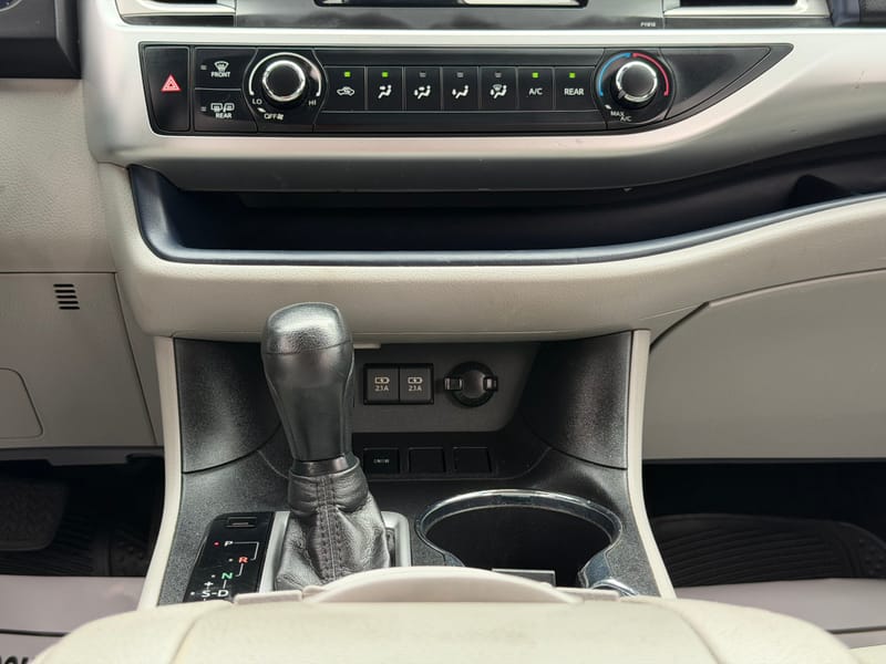 2019 TOYOTA HIGHLANDER LE - TOY046913
