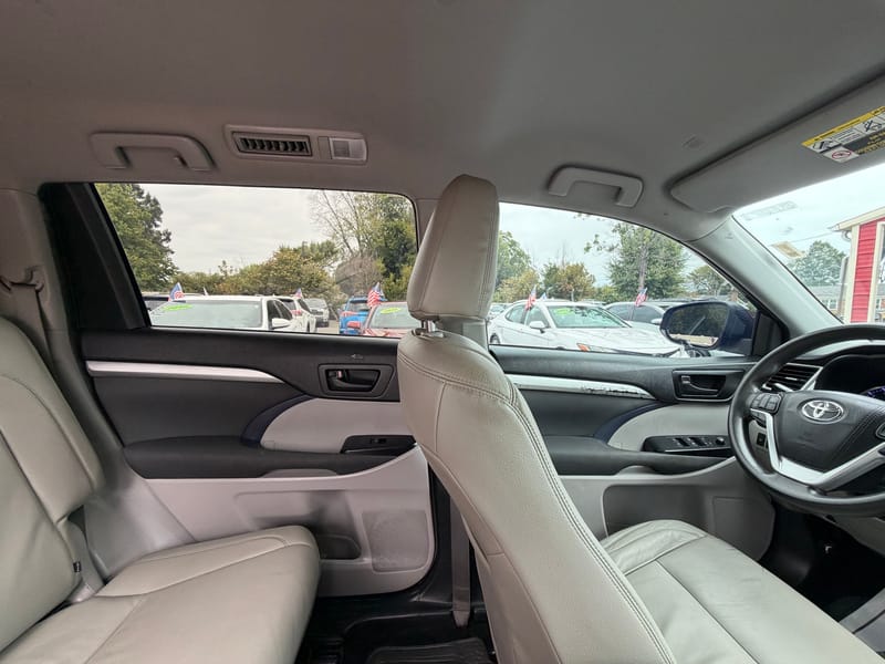 2019 TOYOTA HIGHLANDER LE - TOY046913