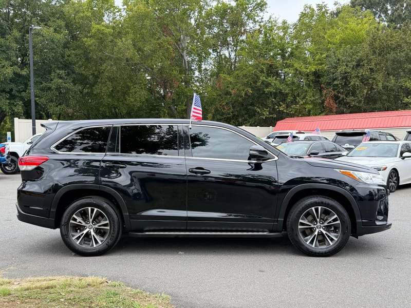 2019 TOYOTA HIGHLANDER LE - TOY046913