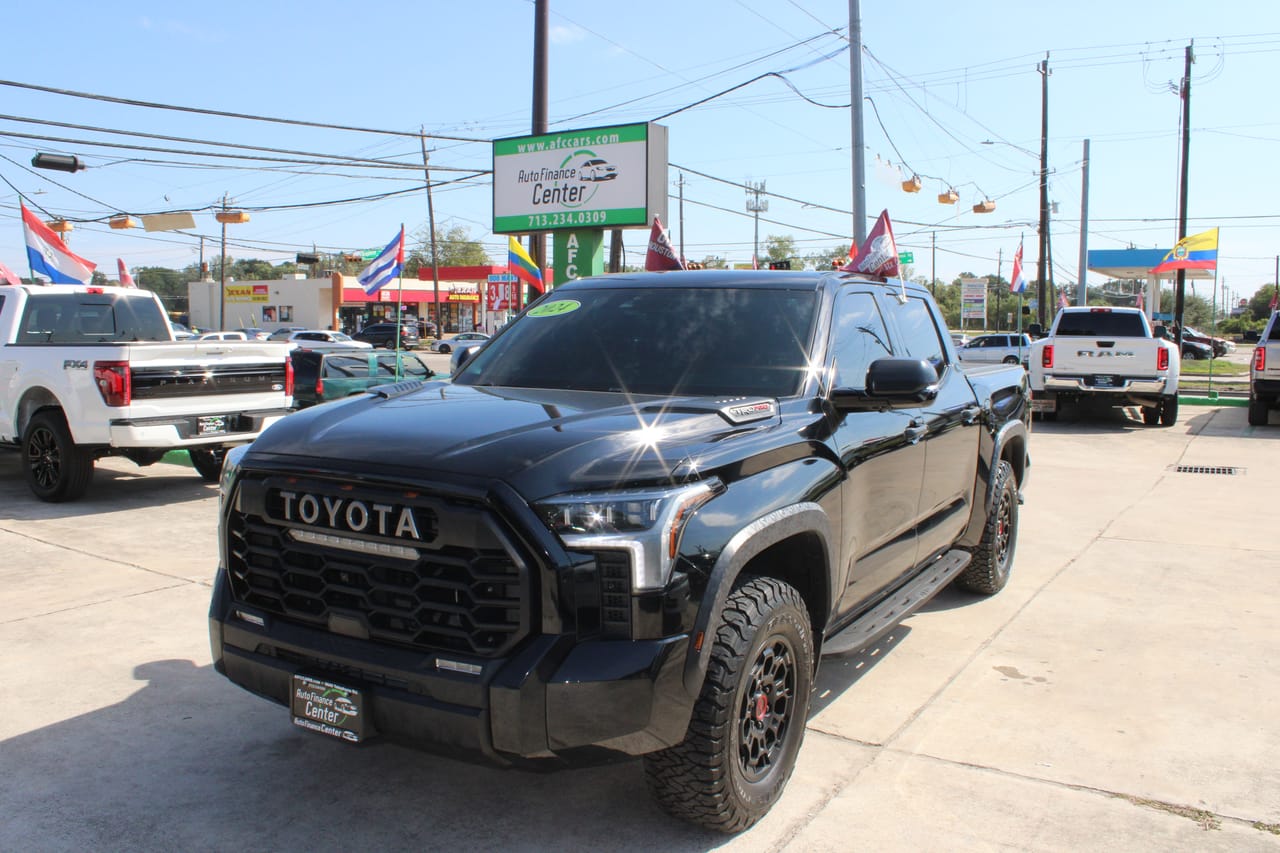 2024 TOYOTA TUNDRA HYBRID - TOY054545 — photo 1 of 24