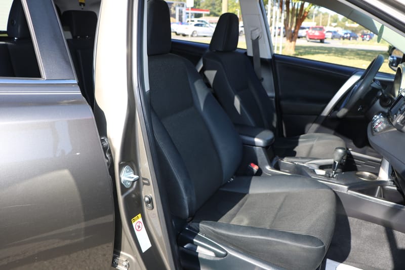 2015 TOYOTA RAV4 LE - TOY055650B