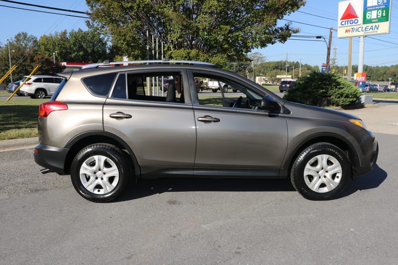 2015 TOYOTA RAV4 LE - TOY055650B