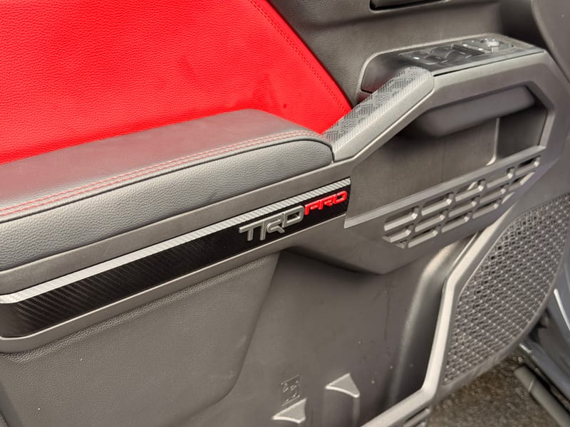 2026 TOYOTA TACOMA  LTD HYBRID - TOY060702