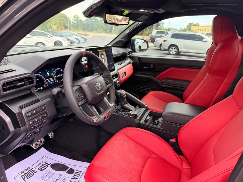 2026 TOYOTA TACOMA  LTD HYBRID - TOY060702