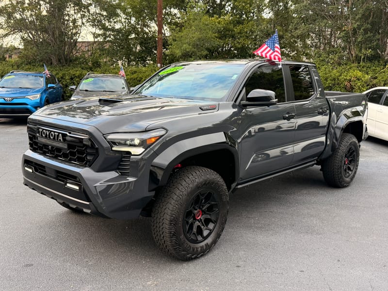 2026 TOYOTA TACOMA  LTD HYBRID - TOY060702