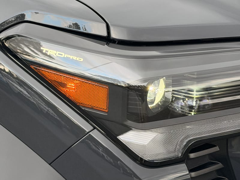 2026 TOYOTA TACOMA  LTD HYBRID - TOY060702