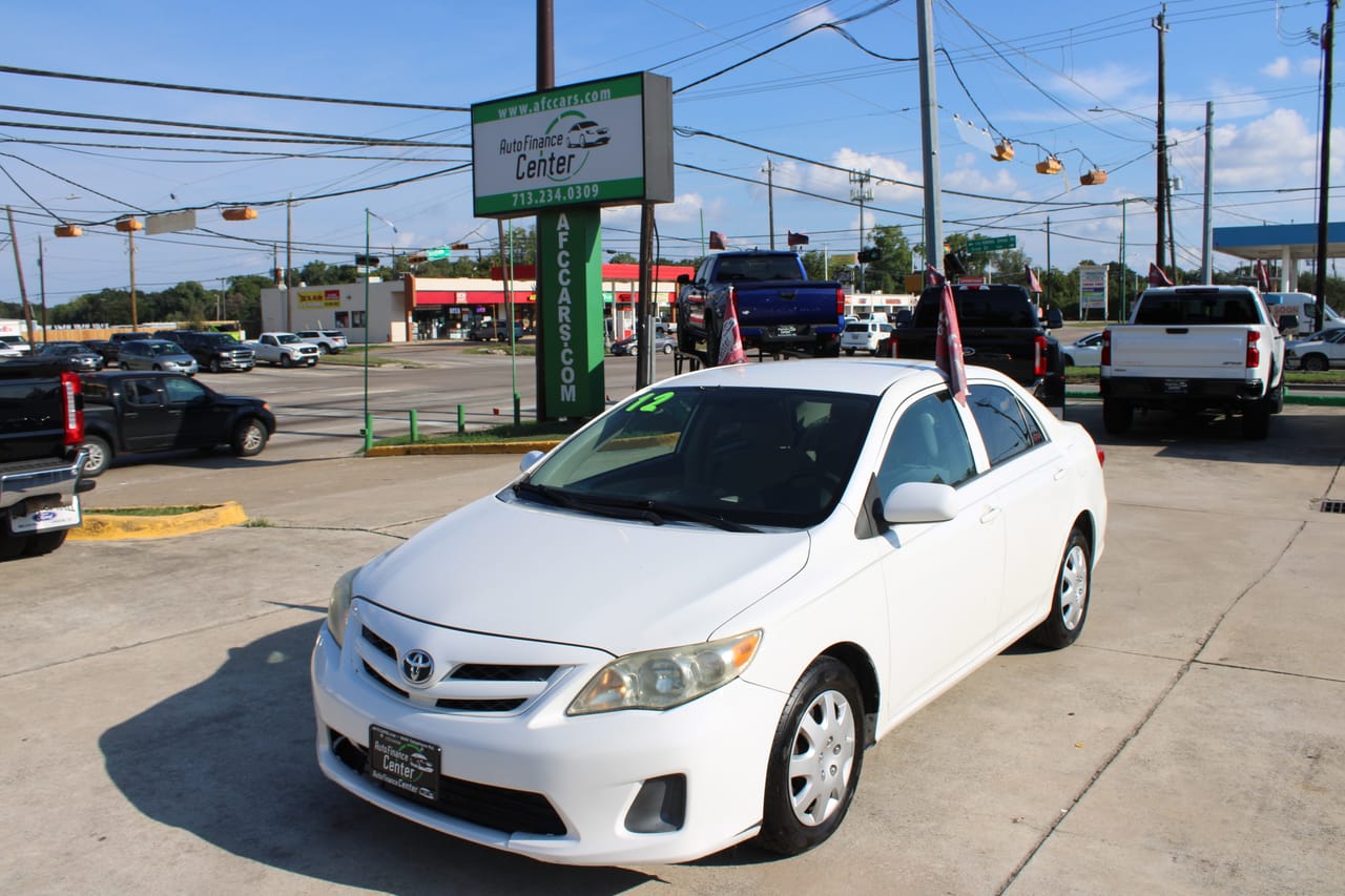 2012 TOYOTA COROLLA L - TOY060811C — photo 1 of 23
